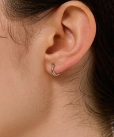 Phoebe 〈金属アレルギー対応〉ラインフープワンタッチピアス　シルバー/ニッケルフリー