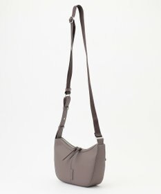 Y'SACCS ハーフムーンボディショルダーバッグ