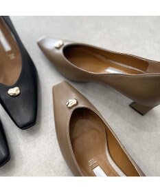 MODE ET JACOMO <MODE ET JACOMO>メタルモチーフVカットパンプス
