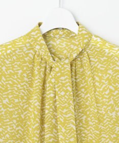自由区 【洗える】ウェーブパターンプリント ブラウス