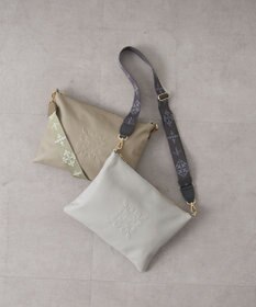 russet エンボスモノグラムショルダーバッグ(CE-1547)