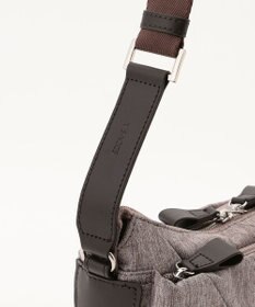 Y'SACCS ストリームラインポシェット