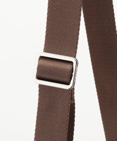 Y'SACCS ストリームラインポシェット