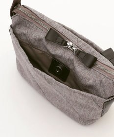 Y'SACCS ストリームラインポシェット