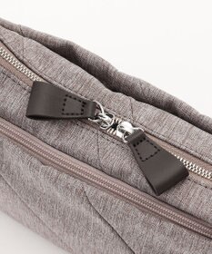 Y'SACCS ストリームラインポシェット