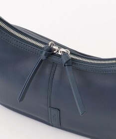 Y'SACCS イタリアンシープ　マルチポーチ付き　ホーボーバッグ