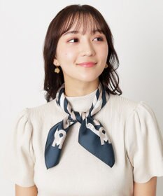 MOONBAT 【美人百花4月号掲載/シルク100%】フルラ (FURLA) スクエア柄 シルクプリントスカーフ 65cm×65cm