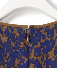 ICB 【洗える】シルエットフラワープリント Tブラウス