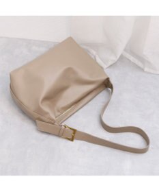 UNBILLION カシュカシュ cachecache / バックル付きビッグショルダー