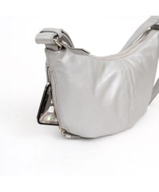 UNBILLION アトランタ ATLANTA / やぎ革軽量ハーフムーンショルダー