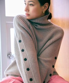 BEIGE， 【洗える】LEADER / ボタンディティールハイネックトップス