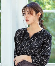 Tiaclasse 【洗える】柄プリントブラウス