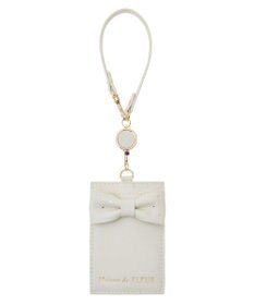 Maison de FLEUR クリアストーンリボンリールパスケース