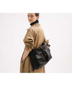 genten ゴートシュリンク かぶせ付ショルダーバッグ