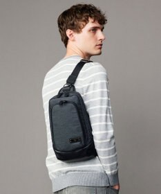 JOSEPH ABBOUD 【軽量/コンパクト】インターレースカルゼ ボディーバッグ