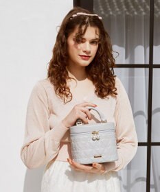 Maison de FLEUR EC限定リボンキルティングキューブバッグ