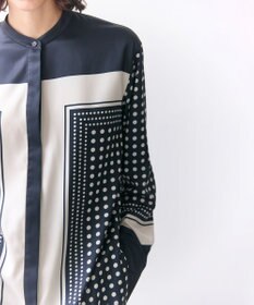 BEIGE， GADE / モノトーンドット柄バンドカラーブラウス