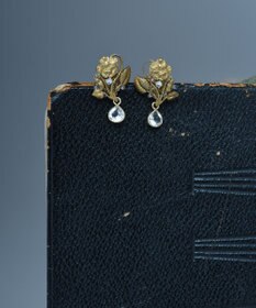 monshiro パンジープチピアス