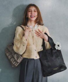TOCCA 【アップサイクルコサージュ付き・美香＆Lovécoコラボ・数量限定・A4サイズ対応】FLOWER IN HEART BAG バッグ ブラック×アネモネ