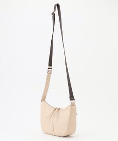 Y'SACCS ハーフムーンボディショルダーバッグ