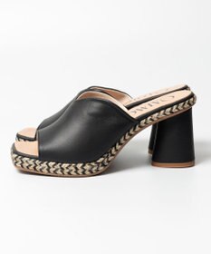 gaimo 【GAIMO/ガイモ】Vカットスクエアヒールサンダル