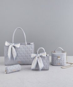 Maison de FLEUR EC限定リボンキルティングキューブバッグ
