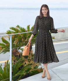 Tiaclasse L 【新色追加・洗える】花柄フリルドレープワンピース