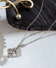 組曲 フラワービジューネックレス