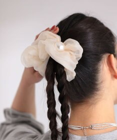 Green Parks ・ＨＡＬＦ　ＴＩＭＥ　大粒パール付きヘアシュシュ