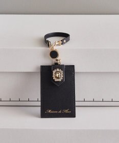 Maison de FLEUR バイカラービジューリールパスケース