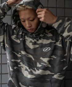 WEGO 【ユニセックス着用ITEM】パターンメタルワンポイントプルパーカー