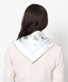 MOONBAT FURLA(フルラ)シルクツイル 水彩フラワー スカーフ 88cm×88cm