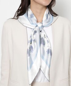 MOONBAT FURLA(フルラ)シルクツイル 水彩フラワー スカーフ 88cm×88cm