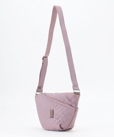 Y'SACCS ナイロンキルティングボディバッグ