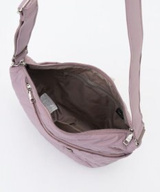 Y'SACCS ナイロンキルティングボディバッグ