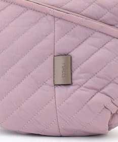 Y'SACCS ナイロンキルティングボディバッグ