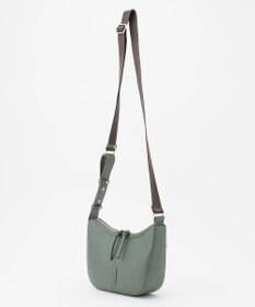 Y'SACCS ハーフムーンボディショルダーバッグ