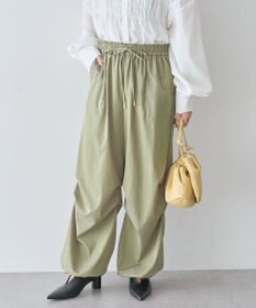 Green Parks 表面感サテンタックパンツ