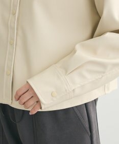 Green Parks ショート丈フェイクレザーシャツ