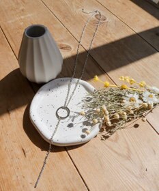 Tiaclasse 【日本製】キラキラ輝く石付きの大人カジュアルなフープ＆バーネックレス