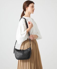 Y'SACCS イタリアンシープ　マルチポーチ付き　ホーボーバッグ