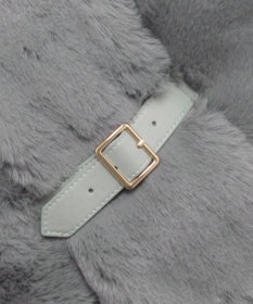 MOONBAT 【大人百花1月号掲載】FURLA フェイクファーマフラー ベルト差し込み ファーティペット ロゴプレート付