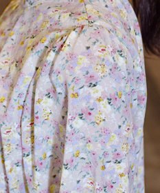 Tiaclasse 【洗える】2WAY花柄ブラウス