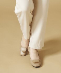 Dominic3 スクエアモチーフ レザーパンプス