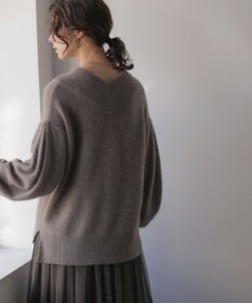 組曲 S フラッフィーファーＶネック ニット