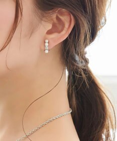 Phoebe 〈シリーズ累計販売15000点突破！〉〈痛くないシリーズ〉ノーブルパールシャインエアリーイヤリング シルバー