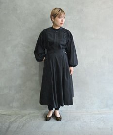 muuc 〈オーガニックコットン〉〈通年着られる〉フラワーノット刺繍 小さめ衿 ボリューム袖 シェルボタン使用 タックデザインブラウス