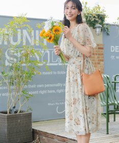 Tiaclasse 大花柄シフォンワンピース