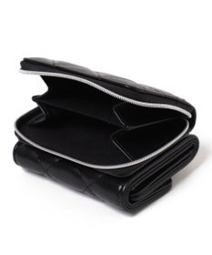 WEGO メタルロゴキルティングウォレット