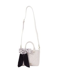 Maison de FLEUR スカーフ付きパールキルティングトートバッグ
